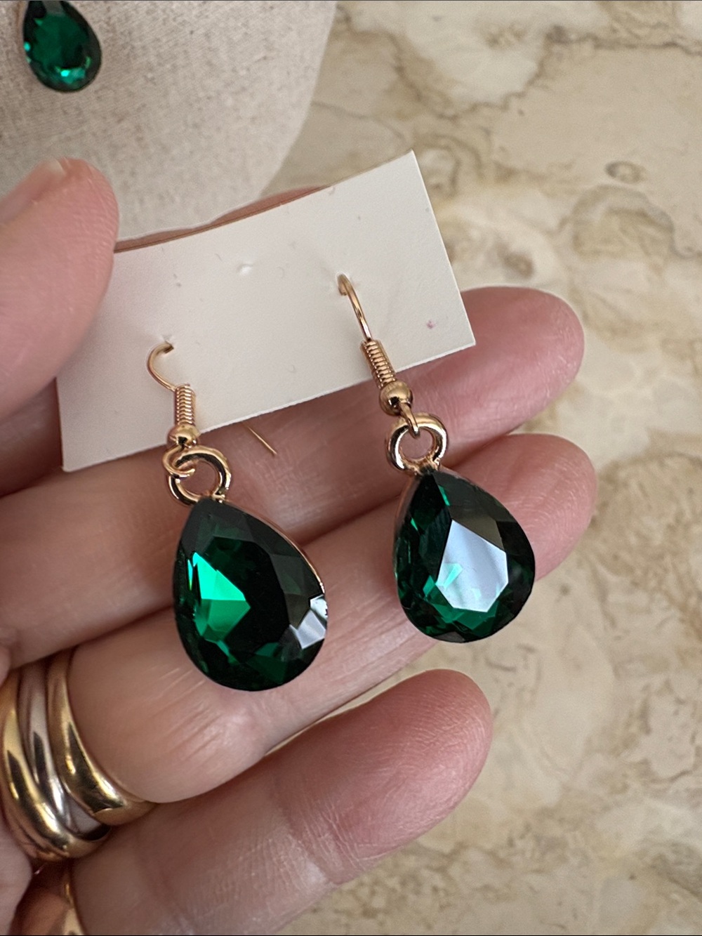 NWOT Bollywood Emerald Green Gold Tone Statement Necklace & Earrings Set - Picture 6 of 12
